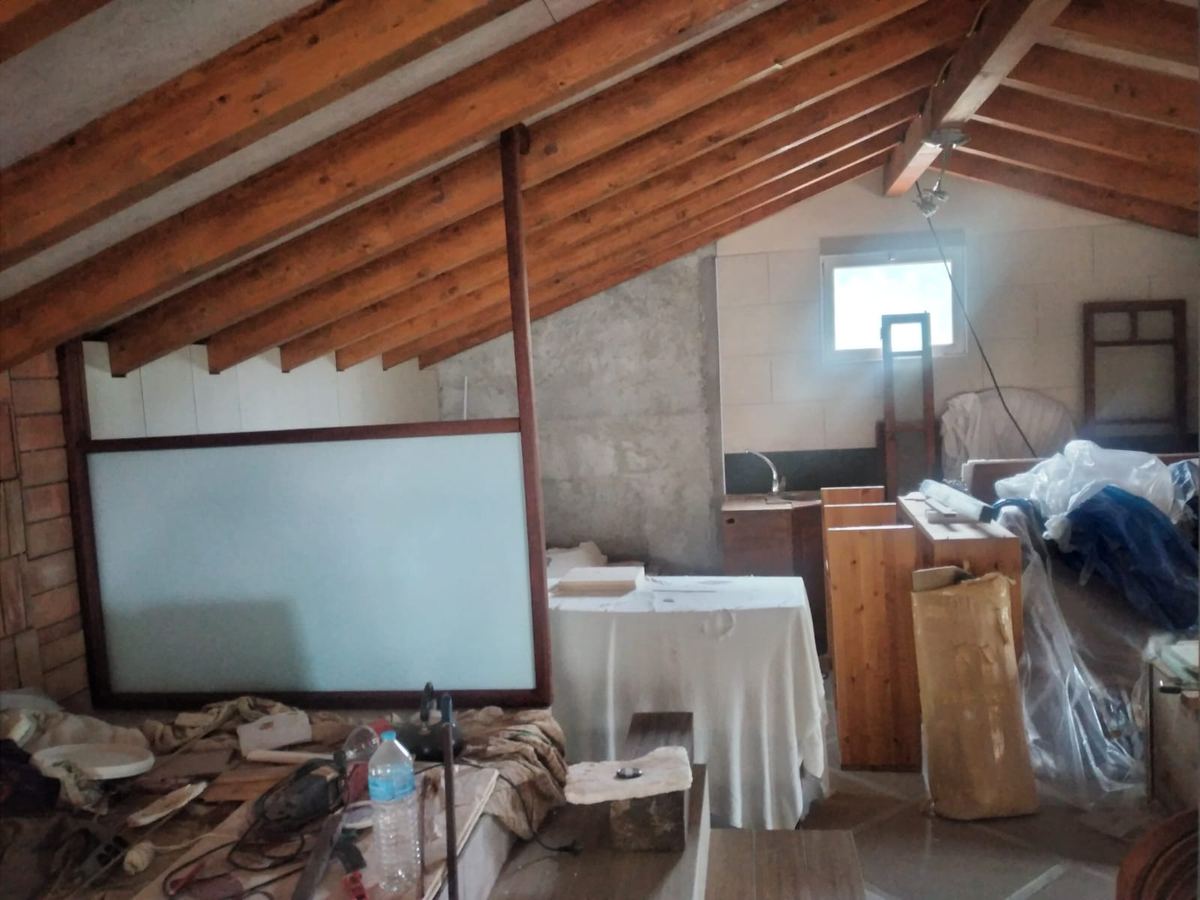 Vigas blancas terminadas, sala recogida
