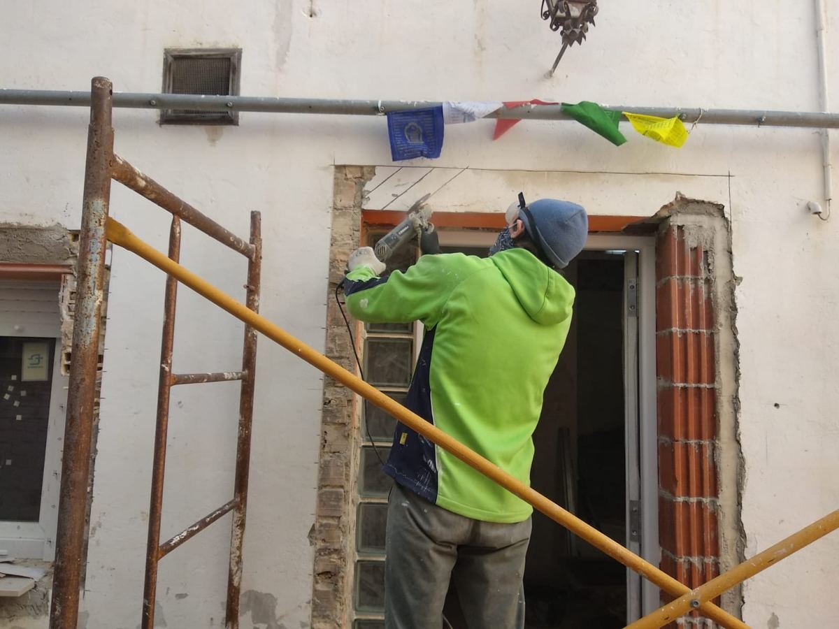 Trabajo en altura sobre andamio
